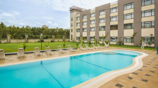 5 Days the Best of Maasai Mara Reserve, Tamarind Tree Hotel