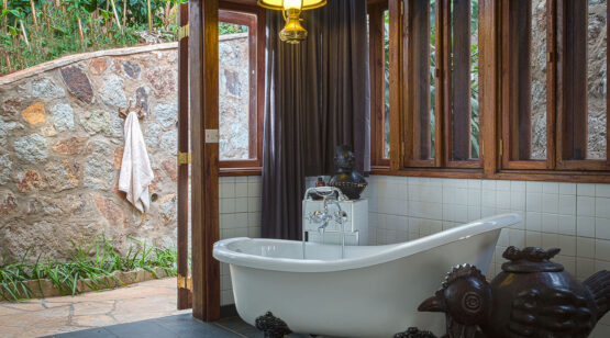 Gibbs-Farm-Bustani-House-bathroom-1