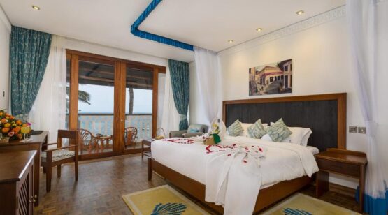 Travellers Beach Hotel 3
