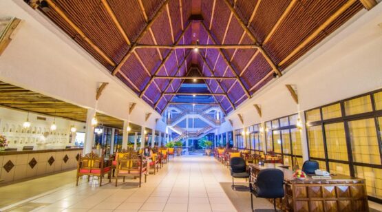 Travellers Beach Hotel 6